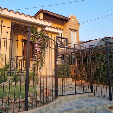 Hostal Las Rosas Salta Exteriör bild