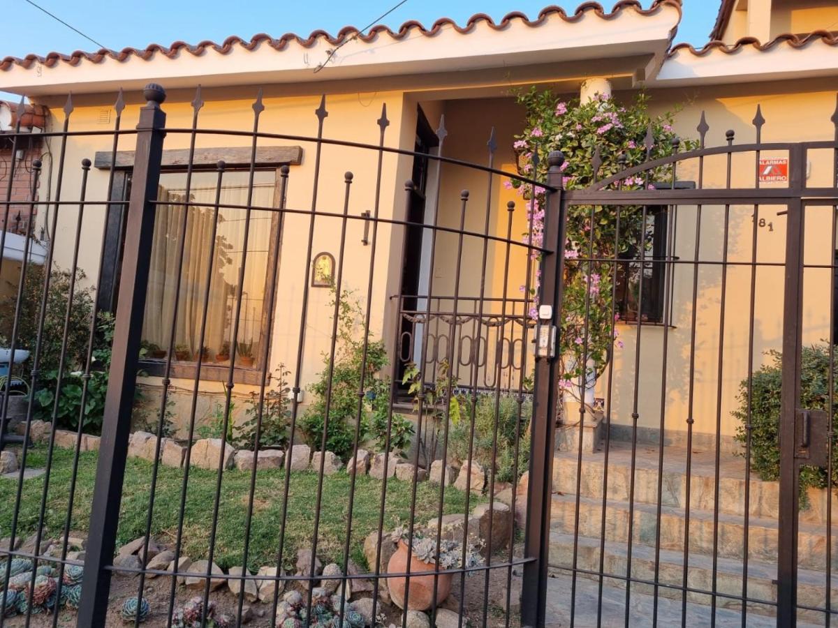 Hostal Las Rosas Salta Exteriör bild