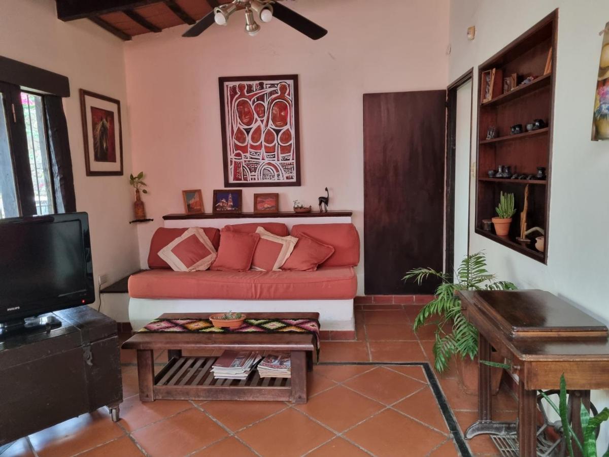 Hostal Las Rosas Salta Exteriör bild